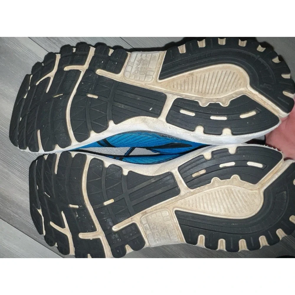 Brooks see pictures